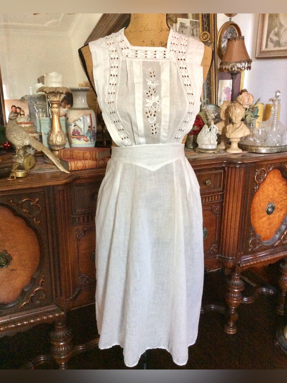 Vintage Edwardian Romantic Victorian-inspired White Cotton  Apron Smock
